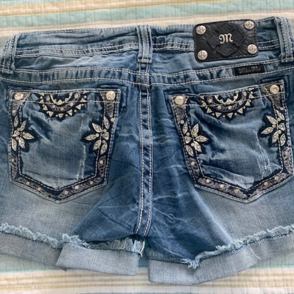Miss Me Pants - Miss Me Womens Shorts. Size 30